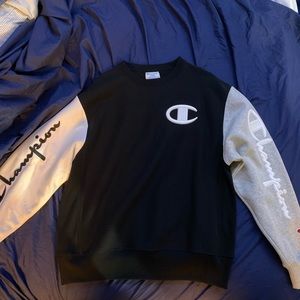 Never worn without tags Men’s large